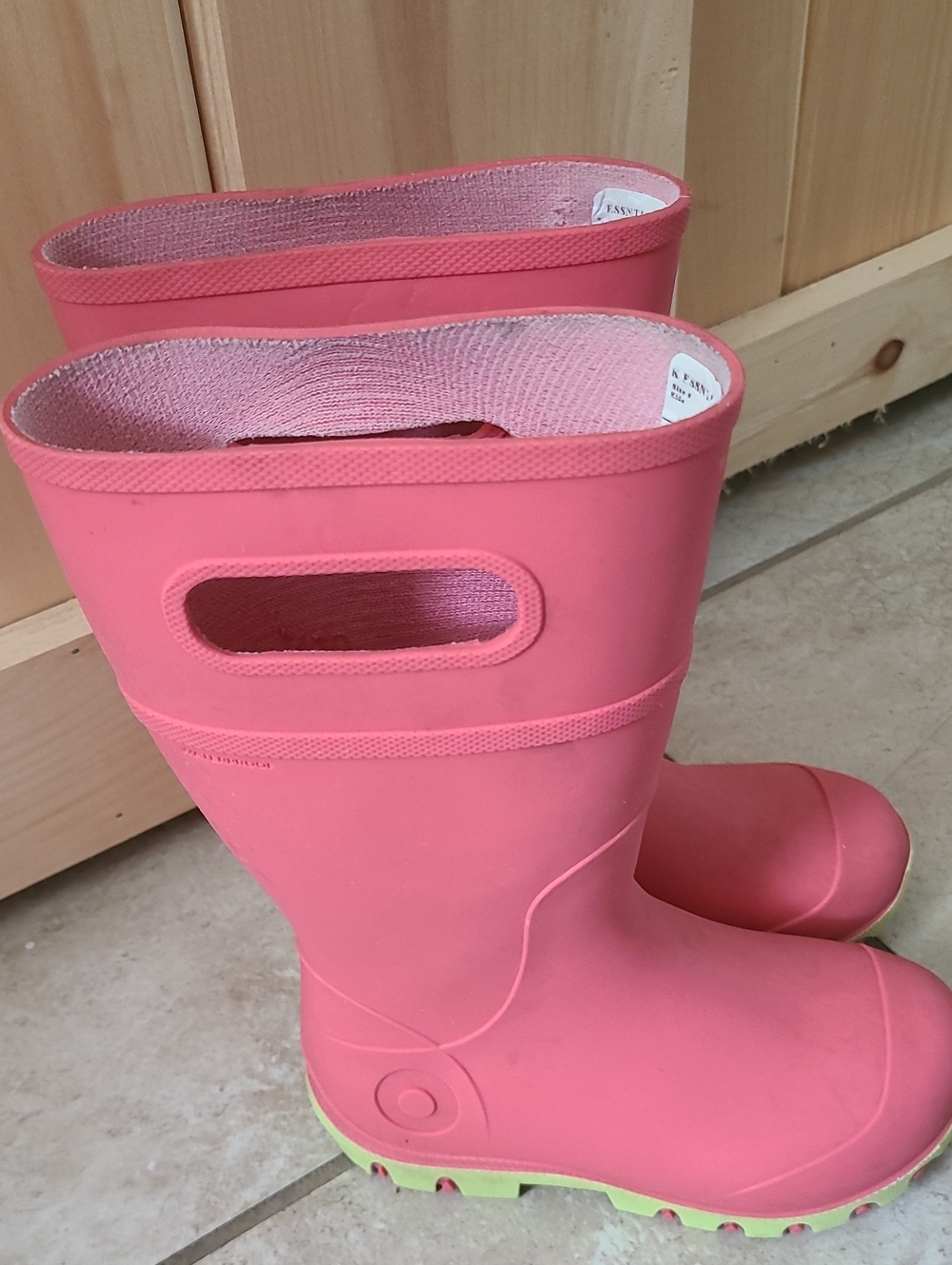 Bogs K Rain Boots Bright Pink Rubber Boots Lime Soles